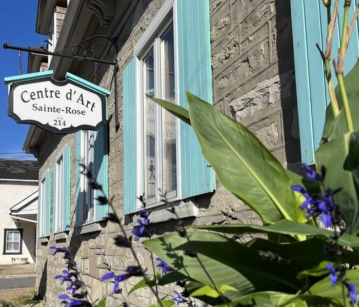 Aux Portes des Mille Iles Montréal se trouve à seulement 30 mn et vous propose une foule d'activités : balades, musées, restaurants, festivals...